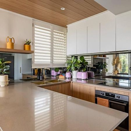 Chic Beachside Getaway 2Br 2Bath Fully Equipped Apartment Gold Coast Exterior photo