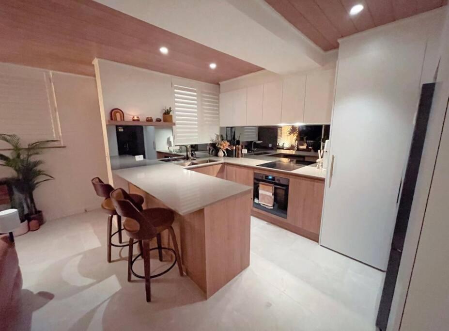Chic Beachside Getaway 2Br 2Bath Fully Equipped Apartment Gold Coast Exterior photo