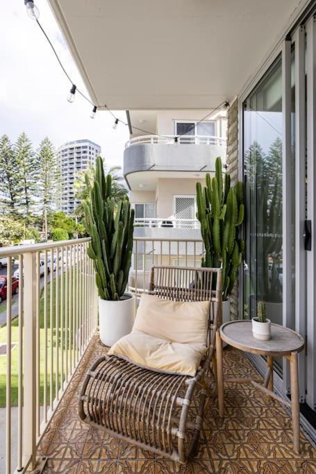 Chic Beachside Getaway 2Br 2Bath Fully Equipped Apartment Gold Coast Exterior photo