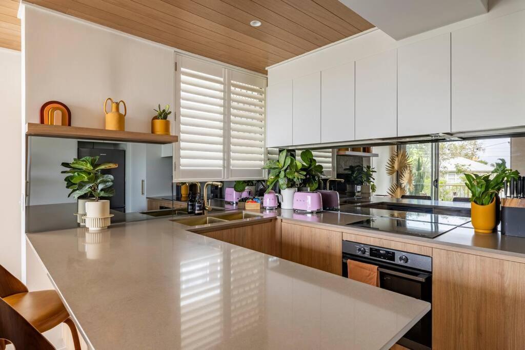 Chic Beachside Getaway 2Br 2Bath Fully Equipped Apartment Gold Coast Exterior photo