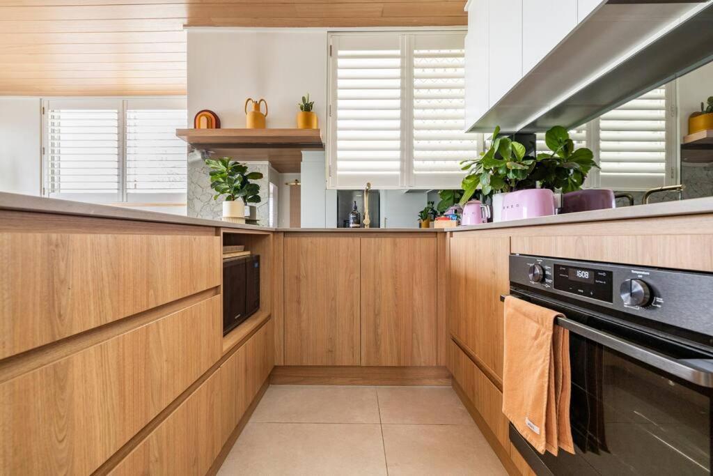 Chic Beachside Getaway 2Br 2Bath Fully Equipped Apartment Gold Coast Exterior photo